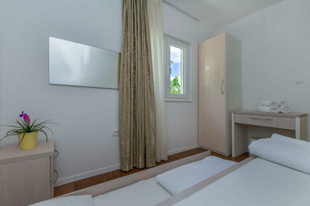 Apartments Villa Aquamarine Duće 外观 照片