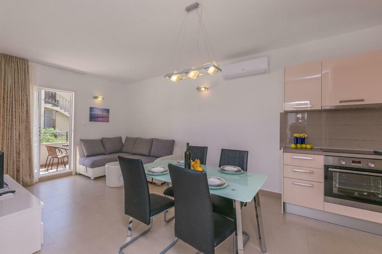 Apartments Villa Aquamarine Duće 外观 照片