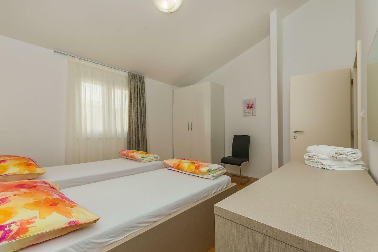 Apartments Villa Aquamarine Duće 外观 照片
