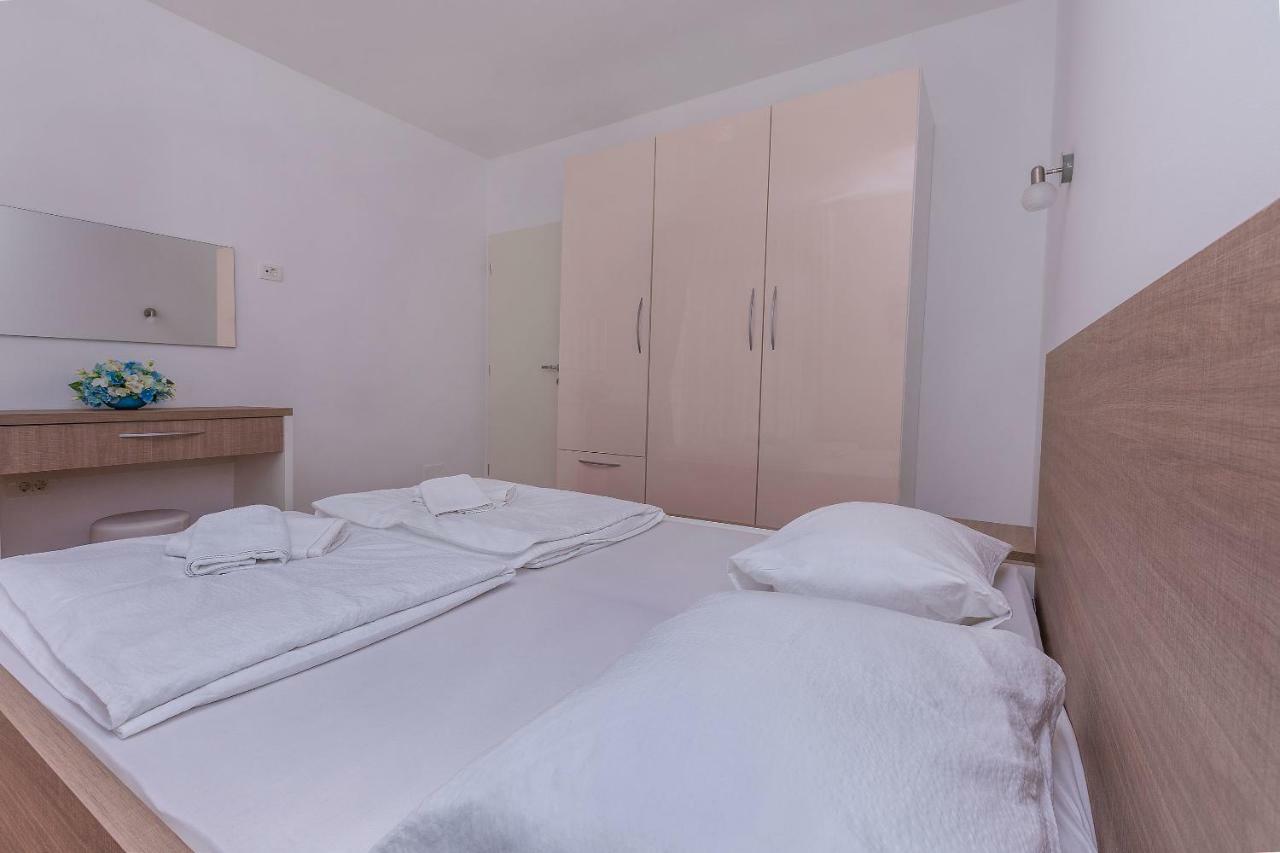 Apartments Villa Aquamarine Duće 外观 照片