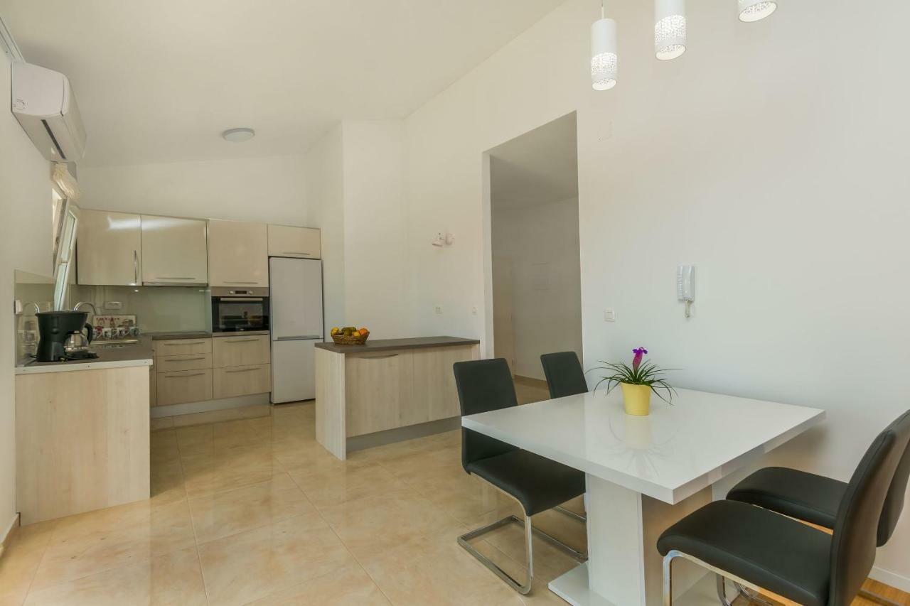 Apartments Villa Aquamarine Duće 外观 照片