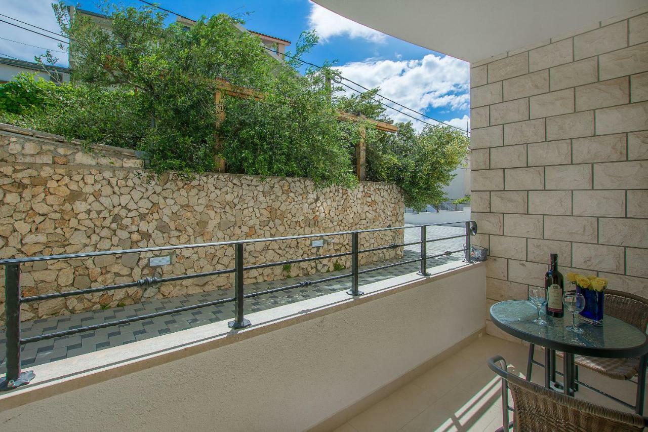 Apartments Villa Aquamarine Duće 外观 照片
