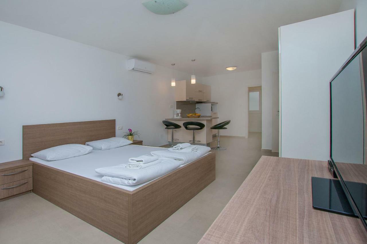 Apartments Villa Aquamarine Duće 外观 照片