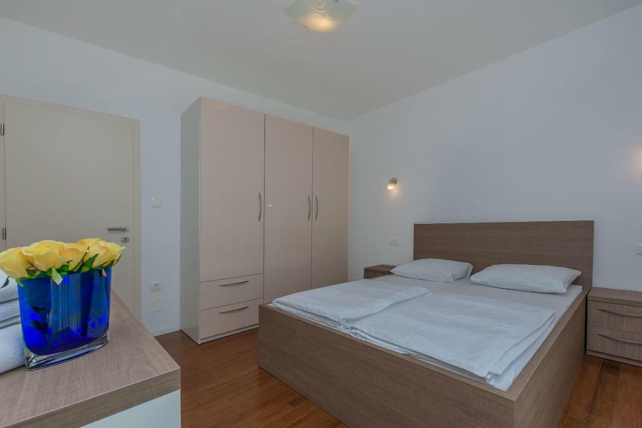 Apartments Villa Aquamarine Duće 外观 照片