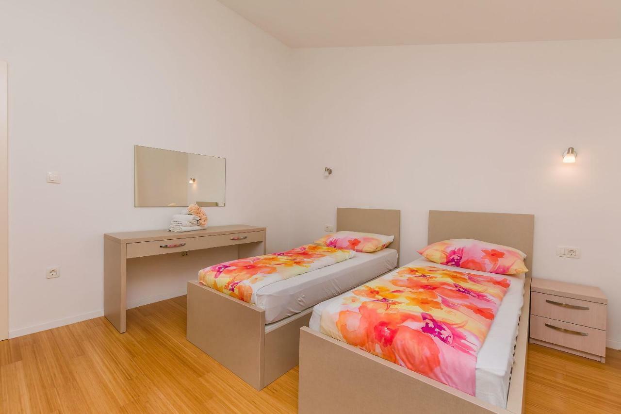Apartments Villa Aquamarine Duće 外观 照片