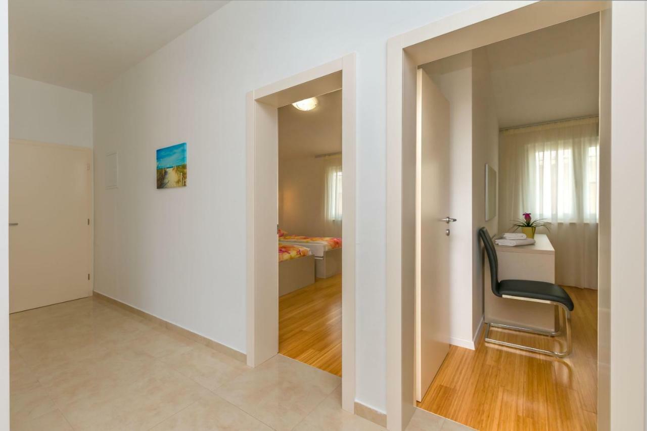 Apartments Villa Aquamarine Duće 外观 照片